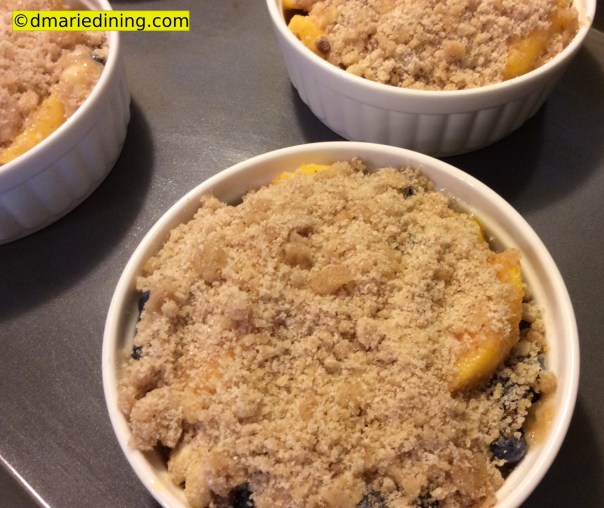 Peach Blueberry Crumble 3_1